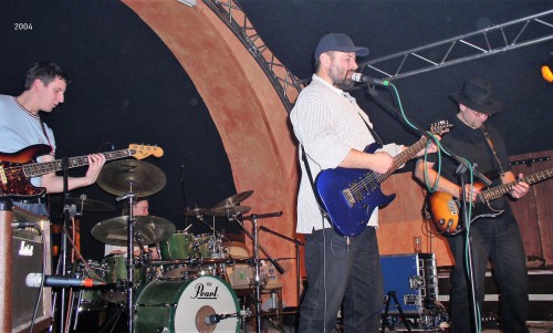 Jazz Tibet club Olomouc, foto Jan Koráb, 2004. Zleva: Jakub Šlezar, Vlastimil Rec, Michal Drlík, Petr Kulvait.